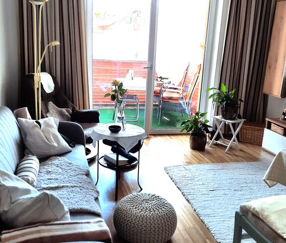 Ein gemütliches Wohnzimmer 