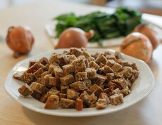 Brot auf Teller