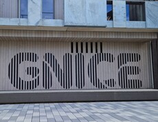Schriftzug der Wohnanlage Gnice