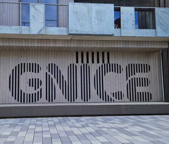 Schriftzug der Wohnanlage Gnice