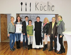 v.l.n.r. Sabine Hartmann, Ute Ötsch, Klaus Schwertner, Petra Henschl, P. Paulus Nüss, Sylvia Kögler, Norbert Partl, Silke Weissenegger