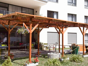 Neue Pergola im Garten des Haus St. Leopold