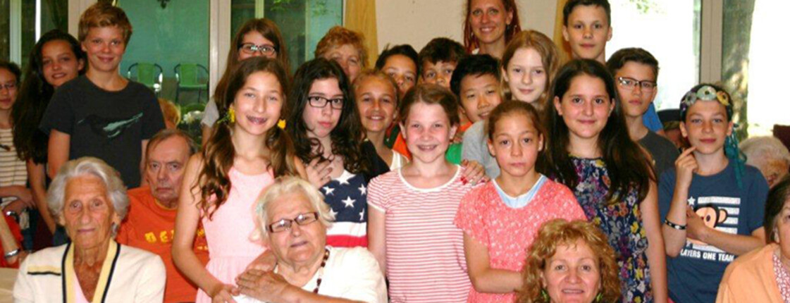 Die SchülerInnen vom Gymnasium Hainzingergasse besuchten das Haus Franz Borgia und gaben eine Theatervorführung. 