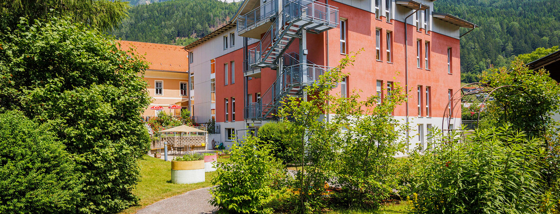 Zu sehen ist die Vorderansicht des Hauses Michael in Obervellach