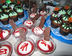 Gruselige, süße Snacks bei der Halloweenparty im Caritas Haus Elisabeth