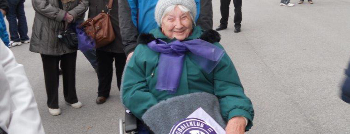 BewohnerInnen aus dem Haus St. Teresa beim Austria Fußballmatch