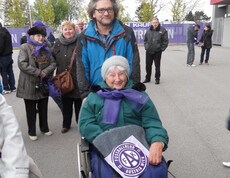 BewohnerInnen aus dem Haus St. Teresa beim Austria Fußballmatch