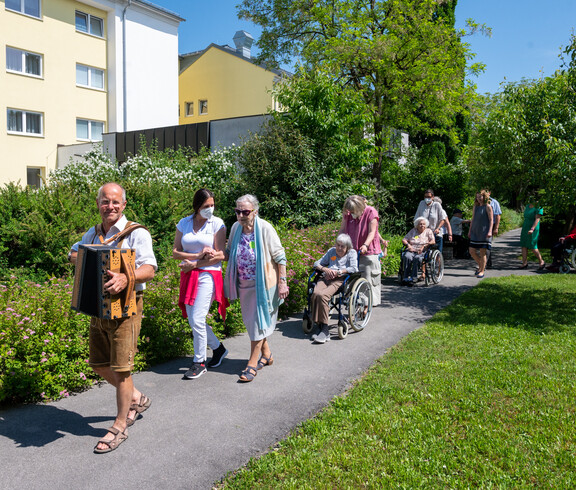 Auf geht's zum Sommerfest "Alles Walzer", Juni 2022 © Karl Lahmer