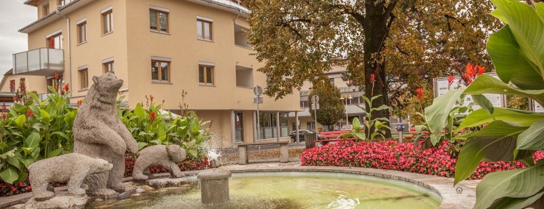 Betreutes Wohnen Bärnbach aussen mit Brunnen