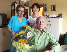 Franz Baumann feiert seinen 100. Geburtstag (im Bild mit Gattin und Heimhelferin der Sozialstation Donaufeld)