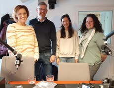 Dr.in Doris Lieba-Samal, Dr. Stefan Iglseder von der NeuroWerkstatt Gallneukirchen, Stefanie, Martina Prieschl von den Mobilen Pflegediensten