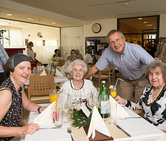 Besucher aus dem Haus Schönbrunn: Maria Reinhart, Anitta Mader,  Joachim Pock, Elisabeth Mammerler