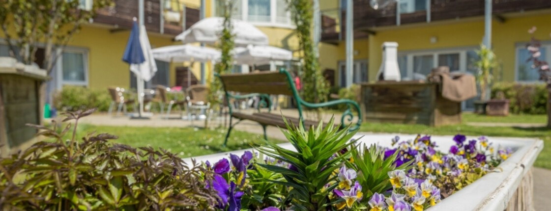 Hochbeete vor dem Caritas-Pflegewohnhaus Hitzendorf.