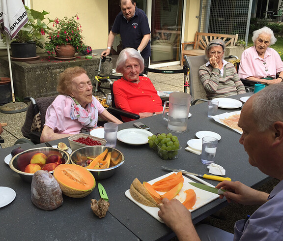 Melonen, Pfirsiche und Co. verkosten beim Genussvormittag im Haus Franz Borgia