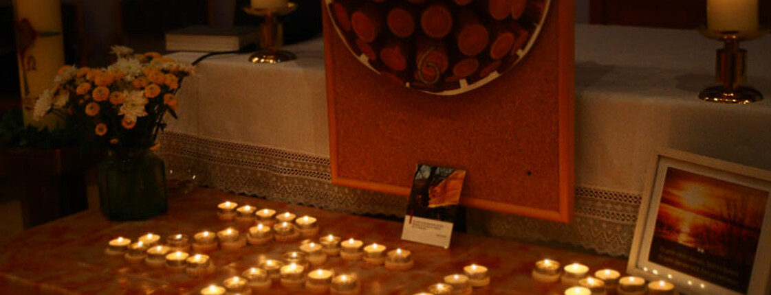 Kerzen am Altar, Thema Zeit