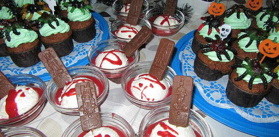 Gruselige, süße Snacks bei der Halloweenparty im Caritas Haus Elisabeth