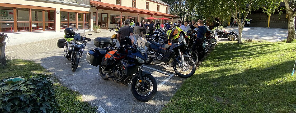 Boxenstopp im Caritas Haus Vitus im Rahmen der Benefiz Motorrad-Tour“100 Jahre Burgenland” des Rotary Club Eisenstadt und des IFMR – International Fellowship of Motorcycling Rotarians.