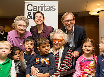 Caritas Wien Generalsekretär Alexander Bodmann und Gesundheits- und Sozialstadträtin Sonja Wehsely eröffneten den Tag der offenen Tür der Caritas Senioren- und Pflegehäuser.