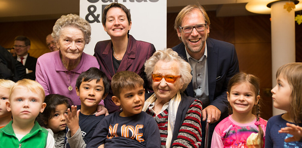 Caritas Wien Generalsekretär Alexander Bodmann und Gesundheits- und Sozialstadträtin Sonja Wehsely eröffneten den Tag der offenen Tür der Caritas Senioren- und Pflegehäuser.